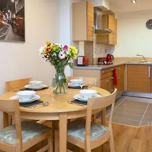 Apartment Royal Crossharbour, London